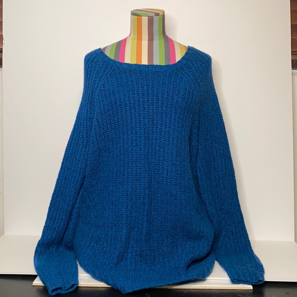 American Eagle Amazingly Soft Knitted Sweater